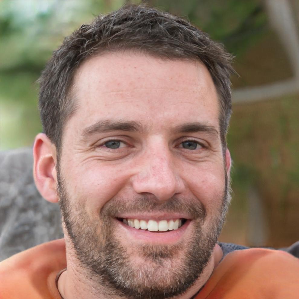 Portrait de Thibaut Mercier, expert en analyse financière